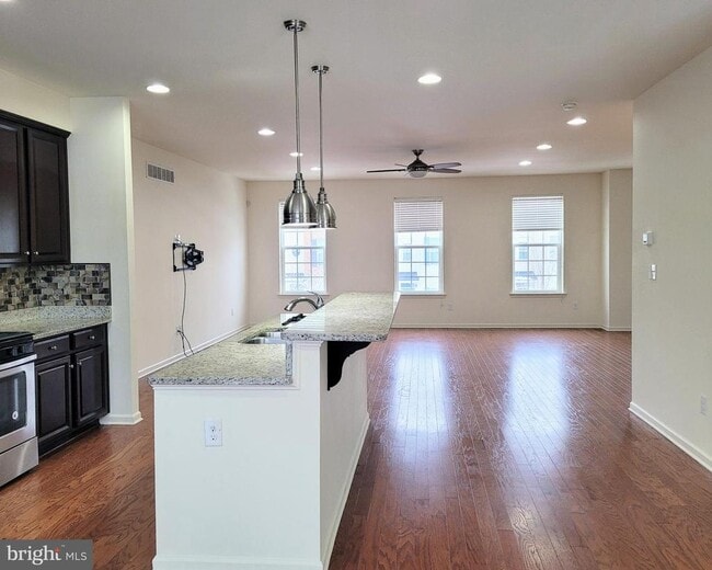 Building Photo - 628 Rigel Way