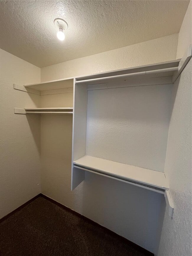 Building Photo - 1901 E Lindsey St