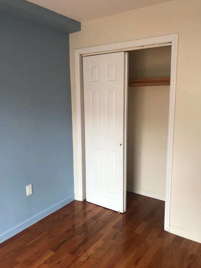 Foto del edificio - 2027 Chatterton Ave