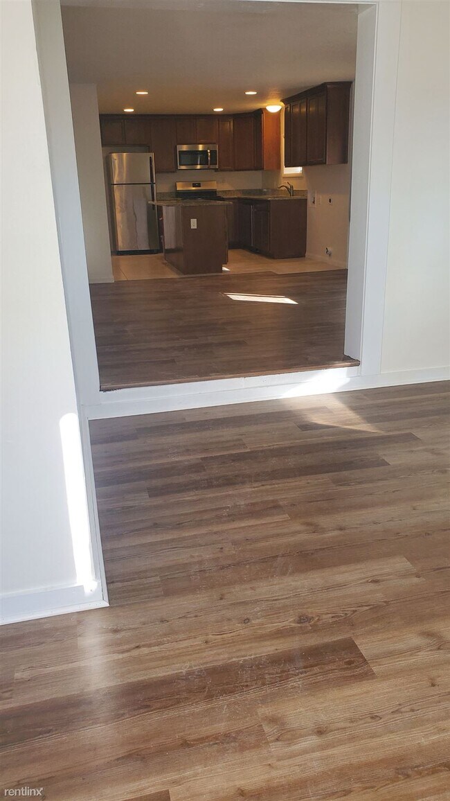 Building Photo - 3 br, 1.5 bath Duplex - 1600 Tabor St a