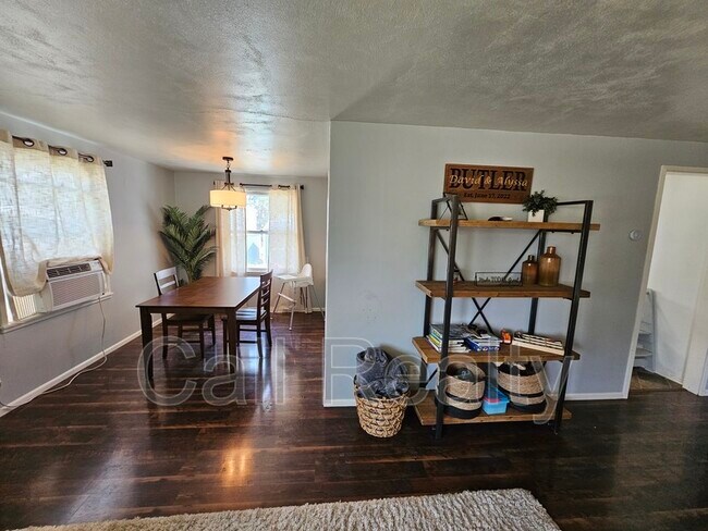 Foto del edificio - 4612 N Bemis St