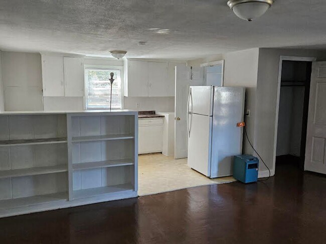 Foto del edificio - 2323 - 2325 Laurie St