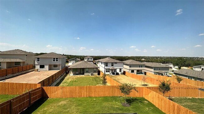 Foto del edificio - 2312 Tucker Ln