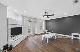 Building Photo - 600 Bagby Ave