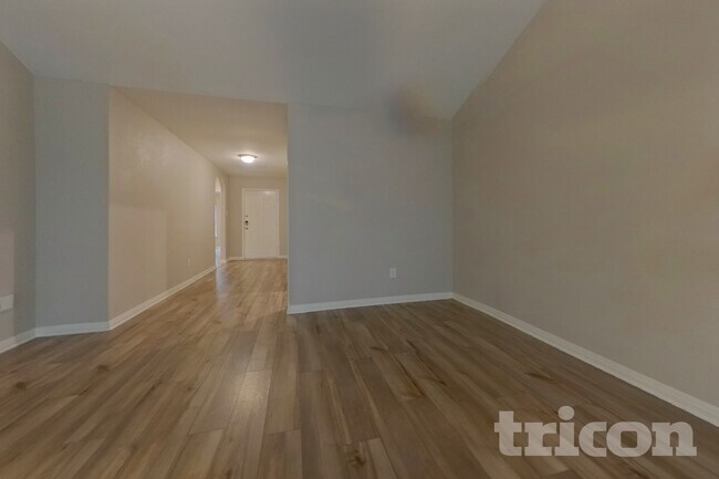 Building Photo - 173 Bandana Cir