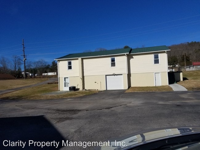 Building Photo - 3900 Old Tasso Rd NE