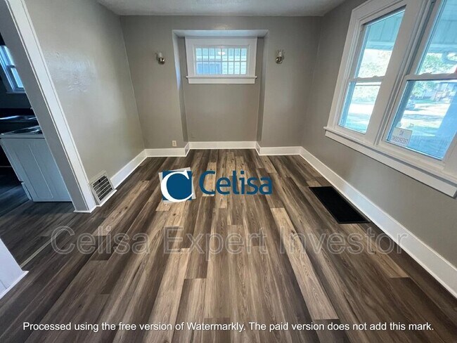 Foto del edificio - 3725 S Harrison St