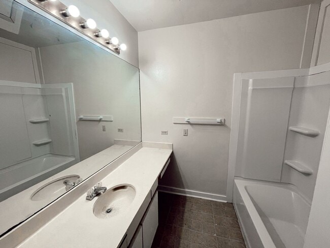 Building Photo - Beautiful studio with loft apartment for r...