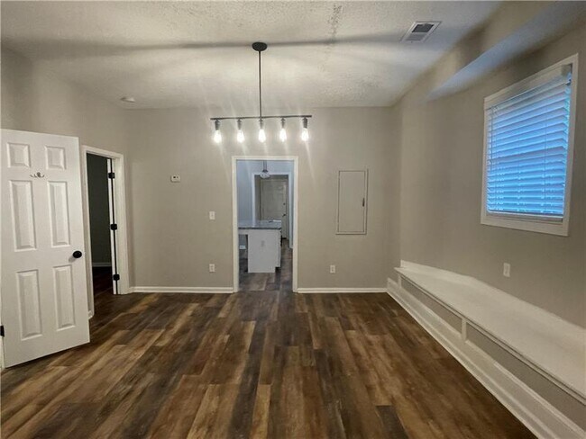 Foto del edificio - 1705 Evans Dr SW