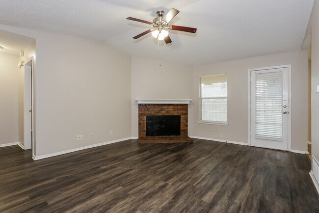 Building Photo - 8120 Camelot Rd