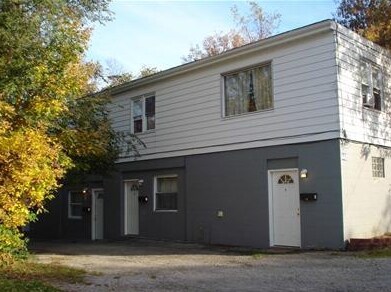 Primary Photo - 448 Poland Ave