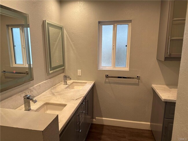 Building Photo - 25245 York Cir