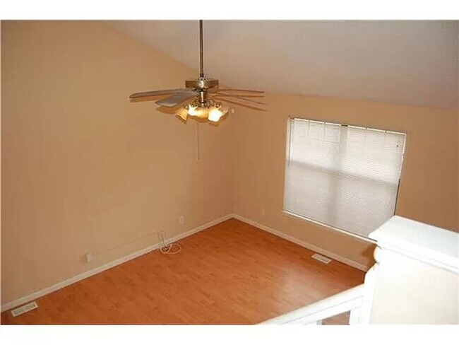 Foto del edificio - 518 Muncie Rd