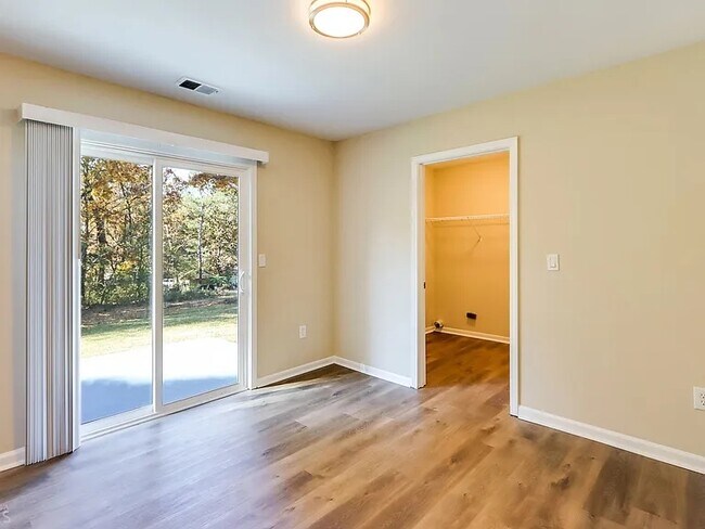 Master room - 292 Oak Rdg