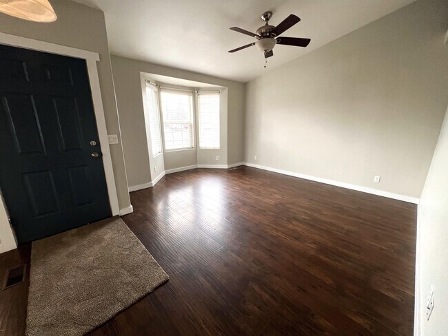 Foto del edificio - 7553 W Robin Rd