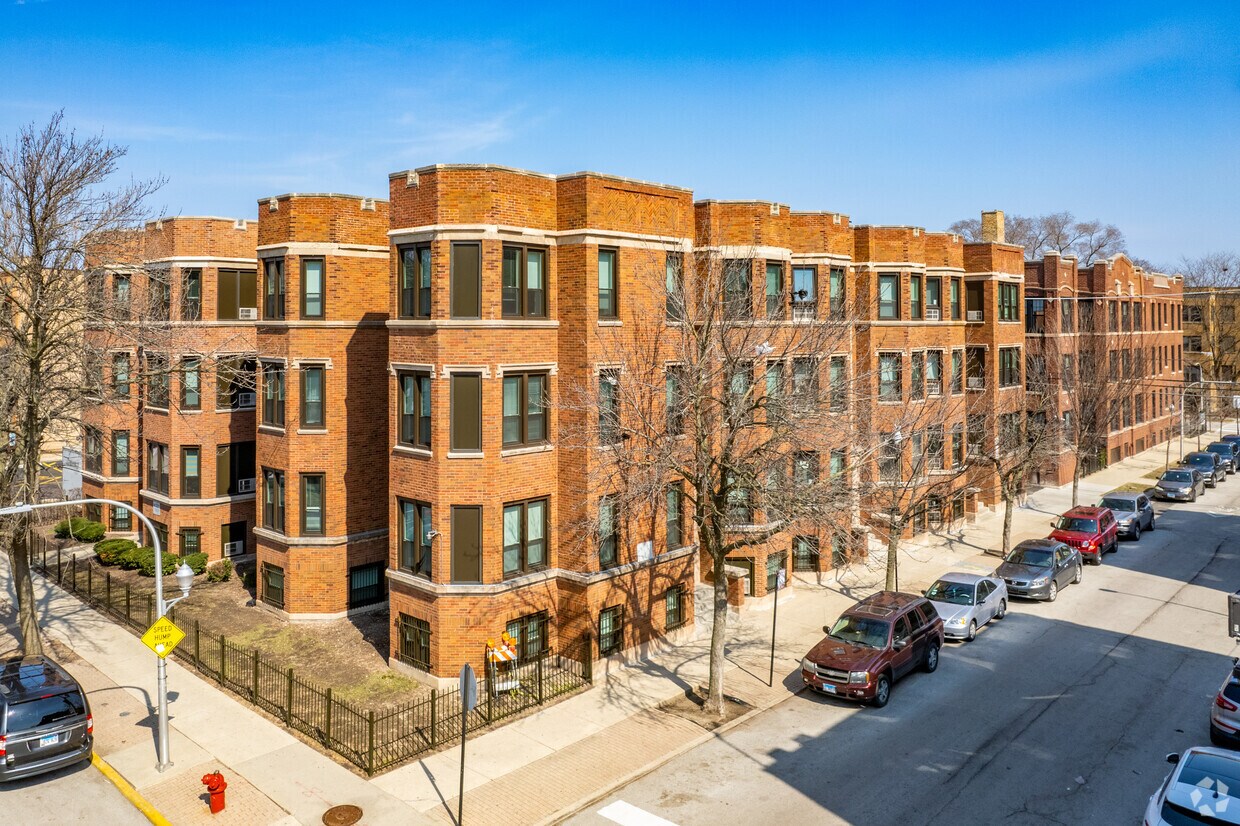 Northpoint Apartments in Chicago, IL
