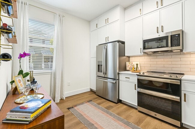 Building Photo - ANKR Wilton Manors