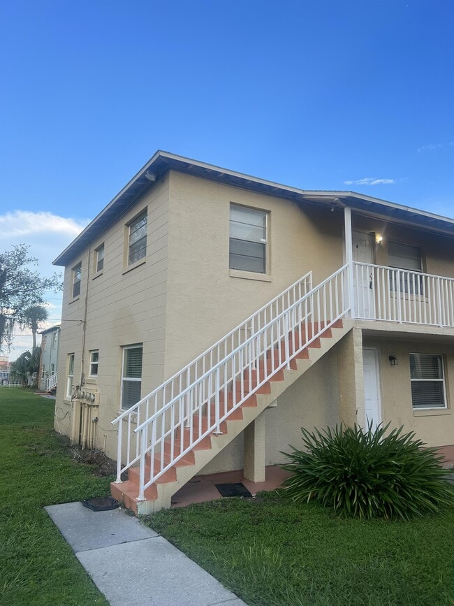 Building Photo - 731 Michigan Ct