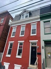 Building Photo - 323 E King St