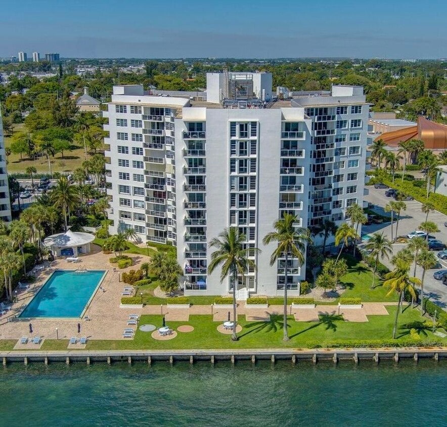 Primary Photo - 2800 N Flagler Dr