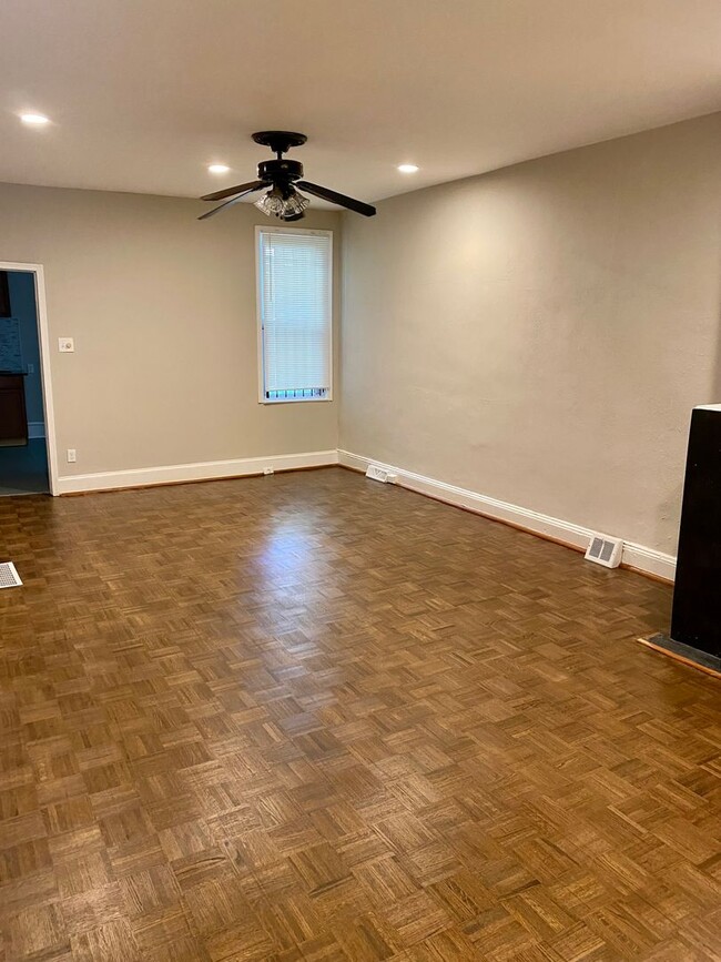 Building Photo - Newly Updated 3-Bedroom Townhome in Darby!...