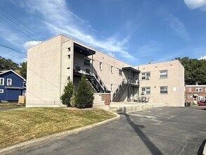 Building Photo - 2636 Indianola Ave