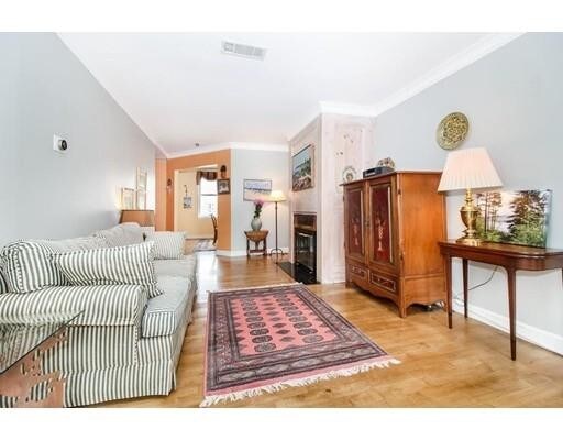 Building Photo - 25 Revere St