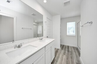 Building Photo - 10326 Penryn Frst Trl