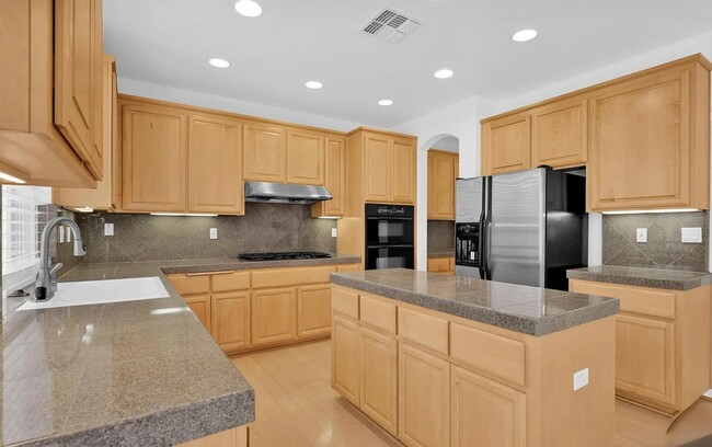 Building Photo - Campbell- gorgeous 4 beds, 2.5 baths singl...