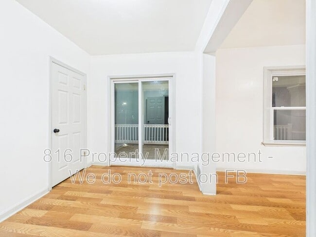 Building Photo - 2710 Park Ave