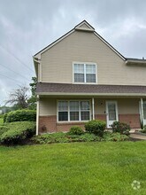 Building Photo - 942 Thomas Ave