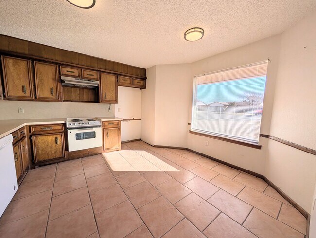 Foto del edificio - 3 bed 2 bath Move In Ready!