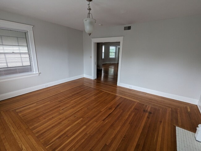 Foto del edificio - 2153 Slane Ave