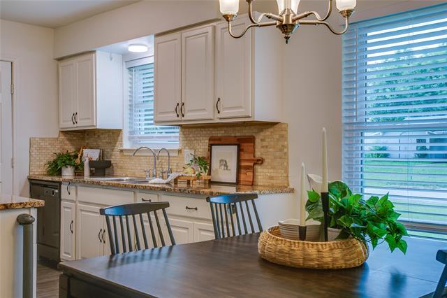 Foto del edificio - 914 Meadow Mead Dr