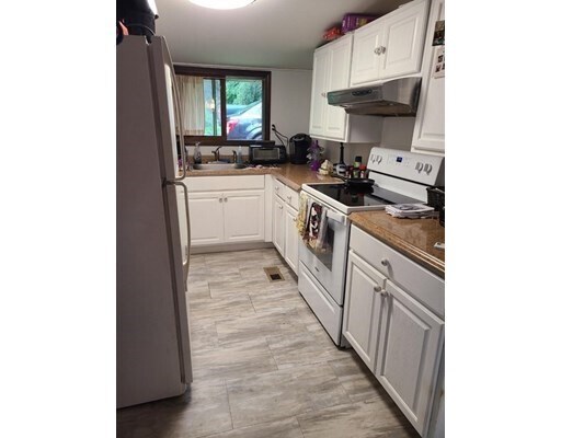 Building Photo - 40 Lake St