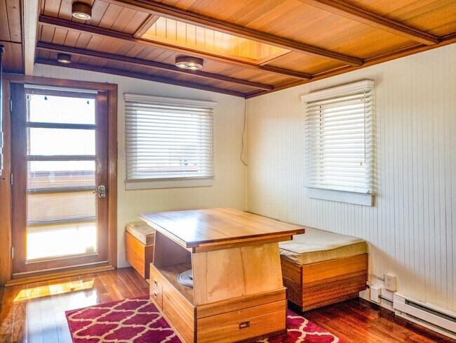 Building Photo - 2BR/1BA Stunning Ark!  UNFURNISHED OR FURN...