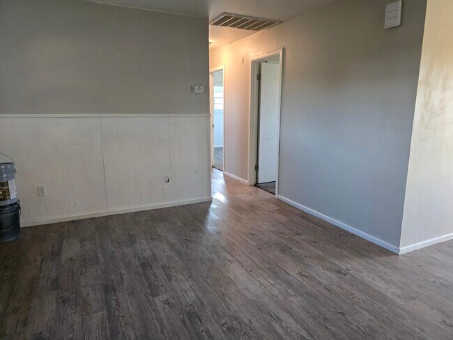 Foto del edificio - 2415 E 30th St