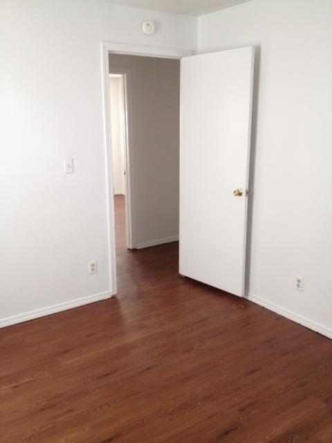Building Photo - 5338 Ruskin Pl W