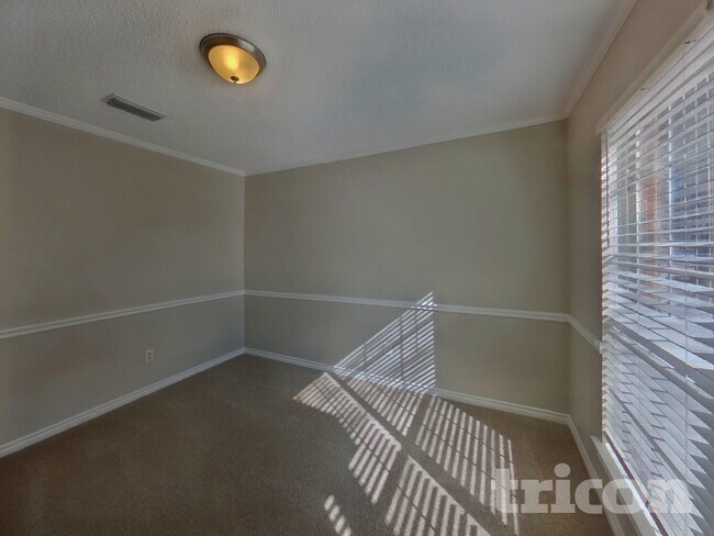 Foto del edificio - 1417 Baker Dr