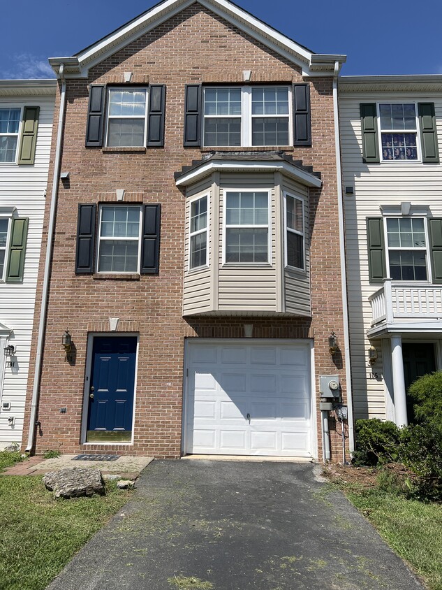 Foto principal - 103 Quartz Rd