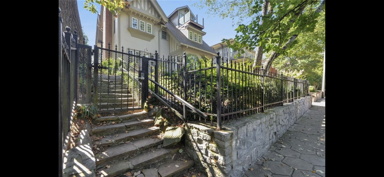 Primary Photo - 381 10th St NE