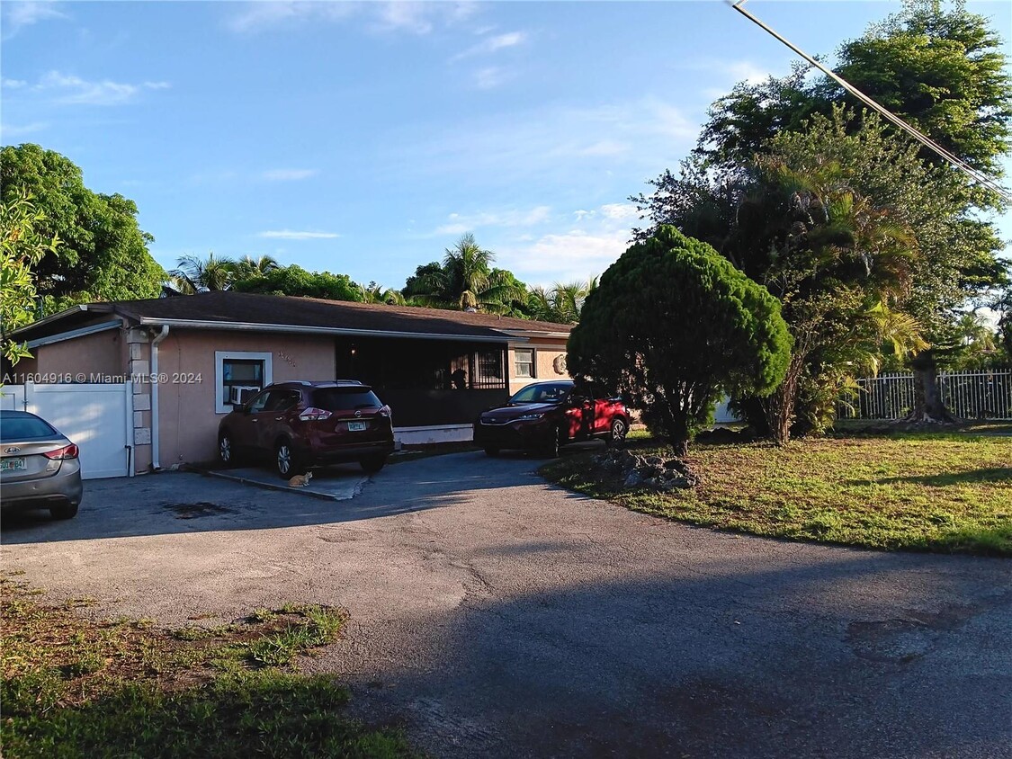 Primary Photo - 14640 NW 16th Dr