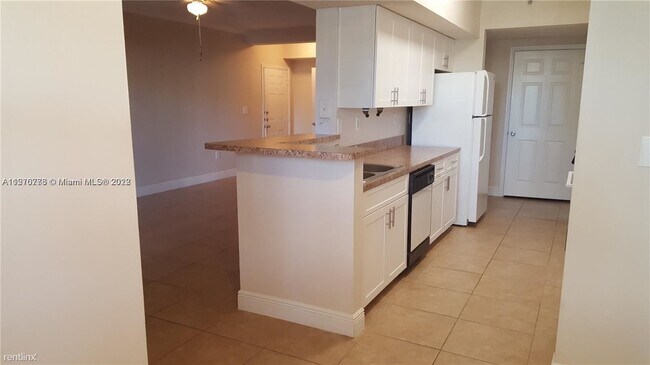 Building Photo - 2 br, 2 bath Condo - 100 SW 117th Ter