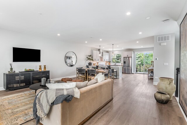 Foto del edificio - 5424 Old Orchard Rd