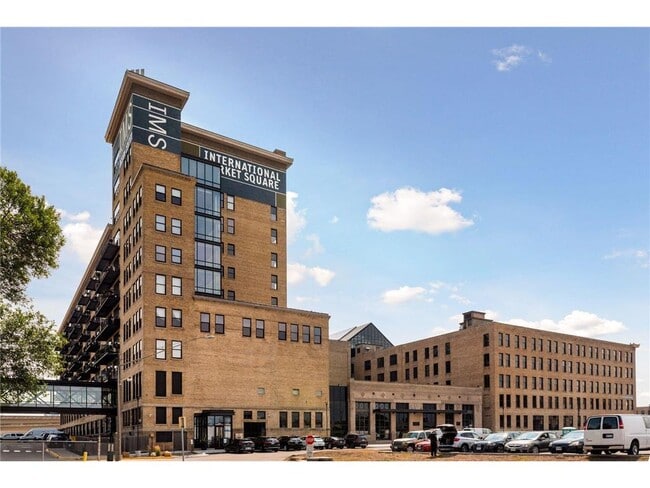 Building Photo - 290 Market St
