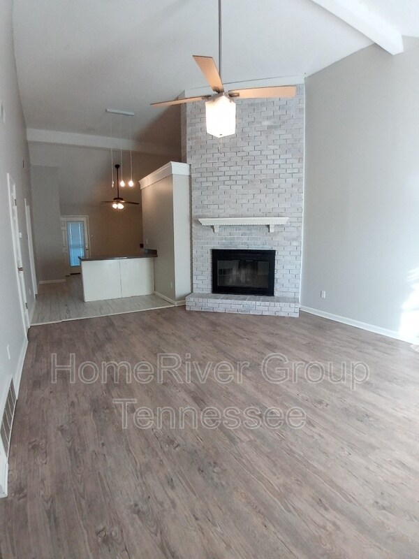 Building Photo - 5558 Oak Branch Cir N