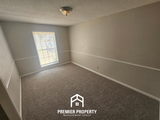 Foto del edificio - 3373 S Mendenhall Rd