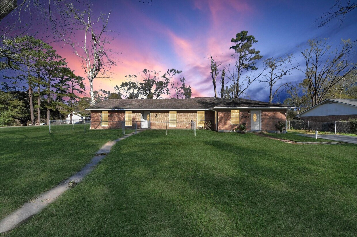Foto principal - 5103 Karu Dr