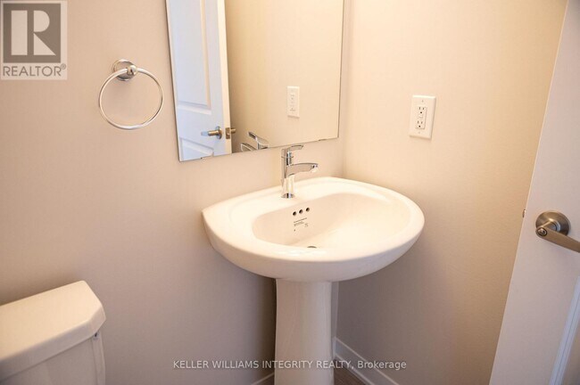 Building Photo - 813 Andesite Ter