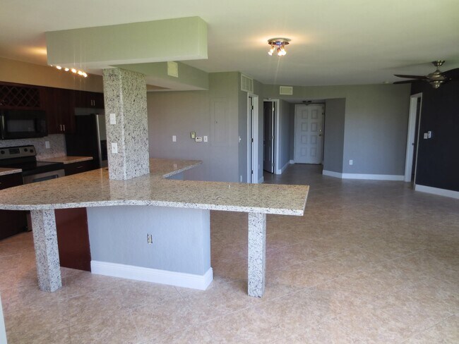Foto del edificio - 2871 N Oakland Forest Dr